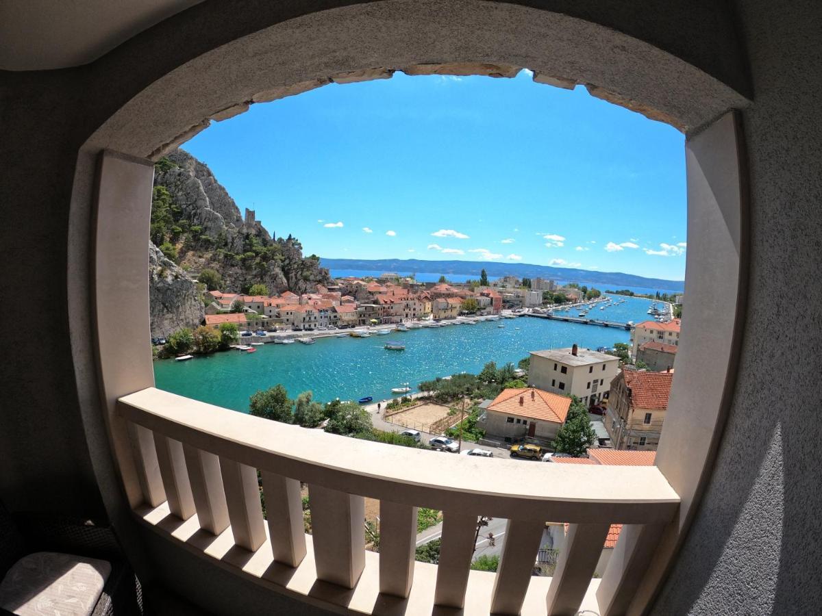 Double Room with Balcony and Sea View
