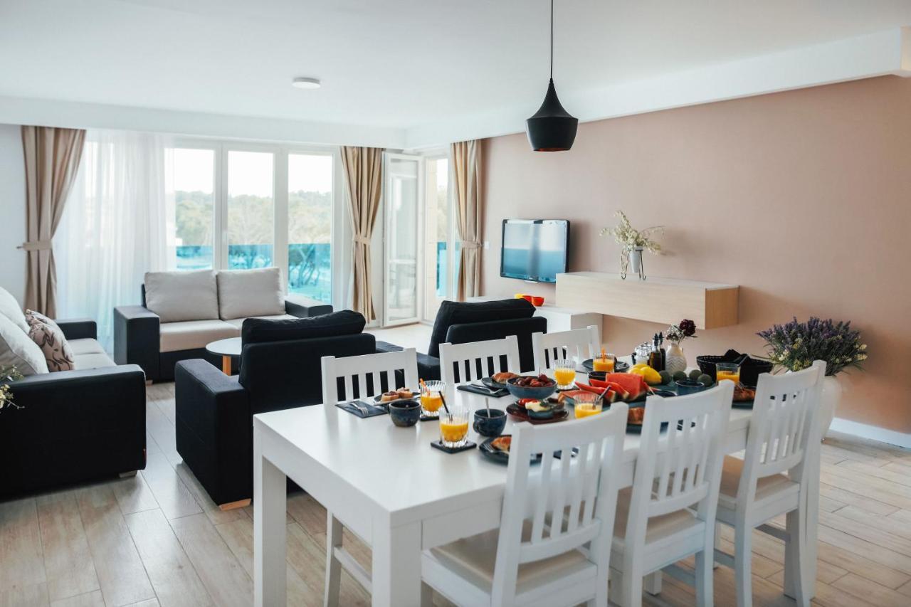 Two bedroom apartment with balcony and partial seaview