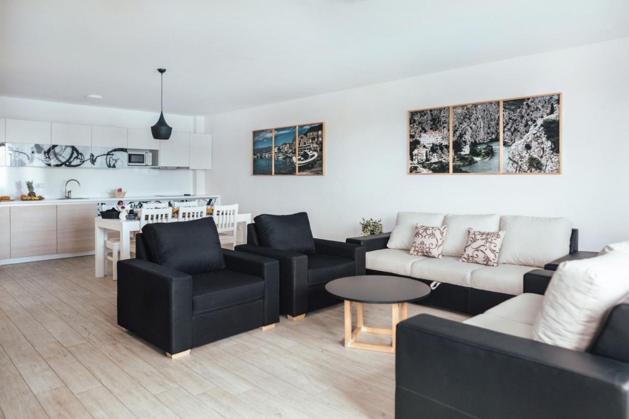 Apartment with Garden View