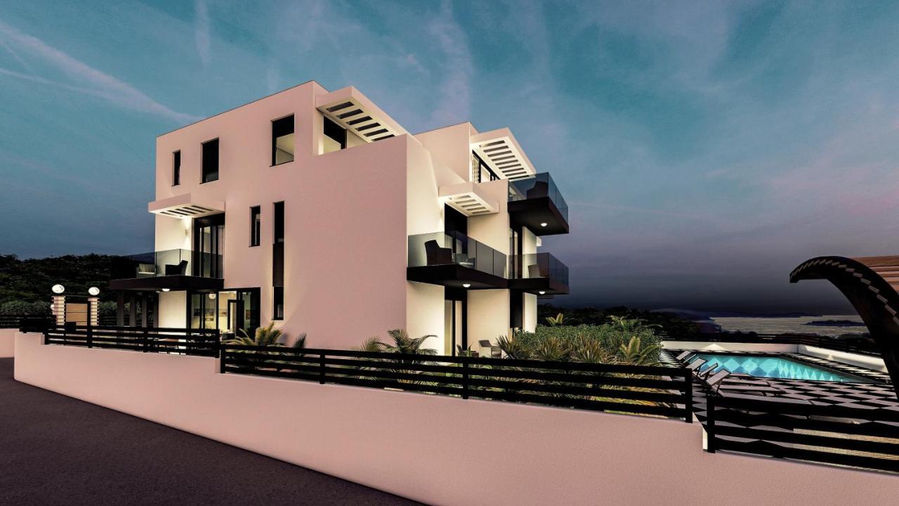 Deluxe Double Room with Balcony and Sea View