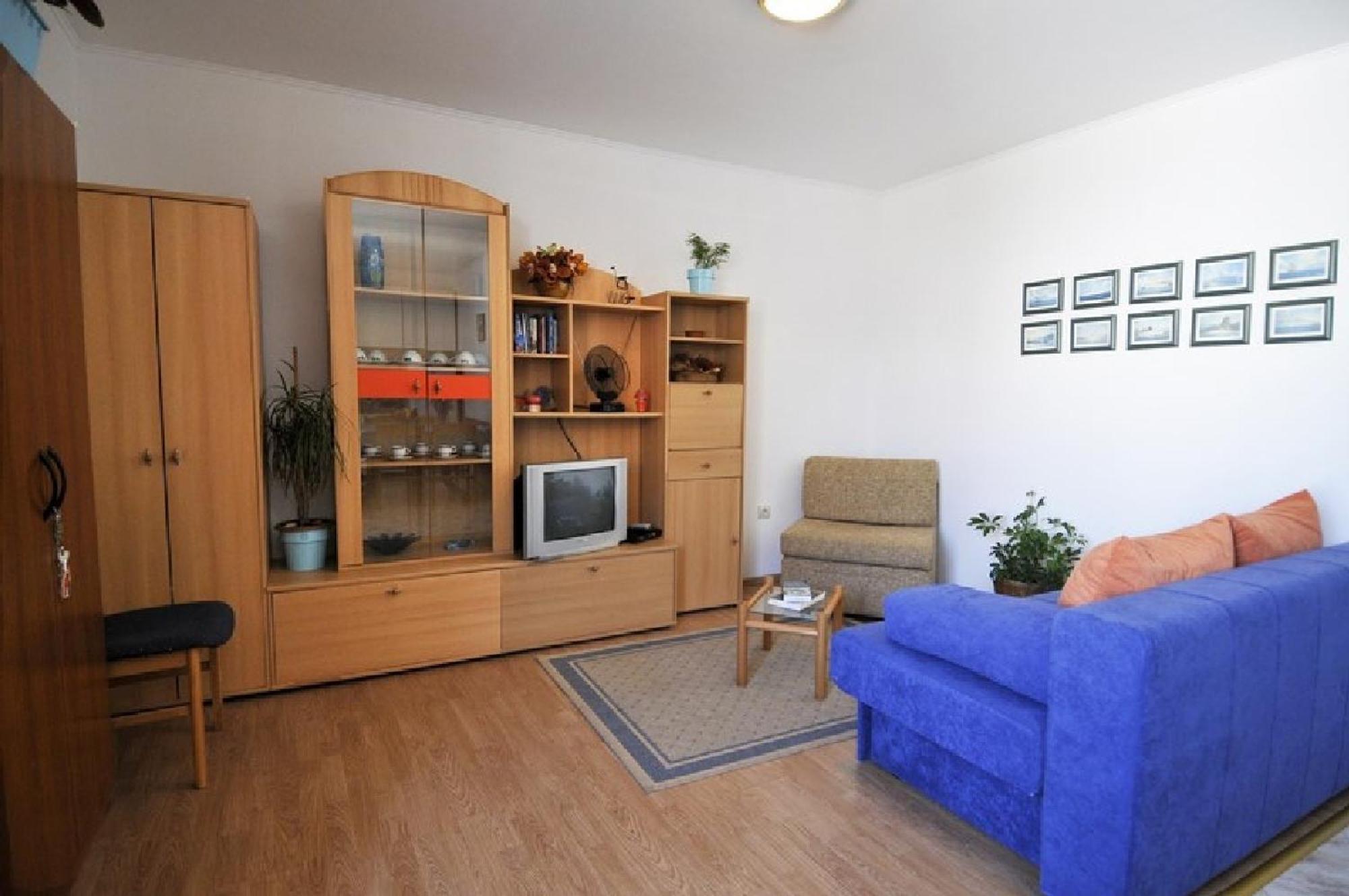 One-Bedroom Apartment with Terrace and Garden View