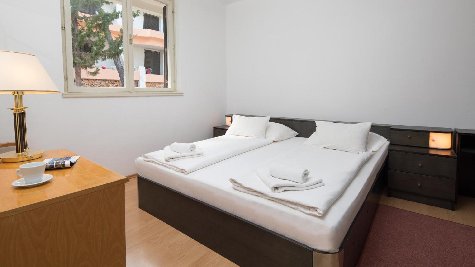 One-Bedroom Apartment,1219589530:JPEG