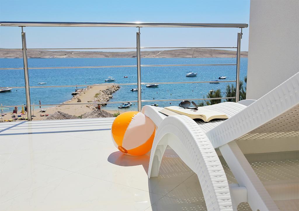 One-Bedroom Apartment - Sea Side