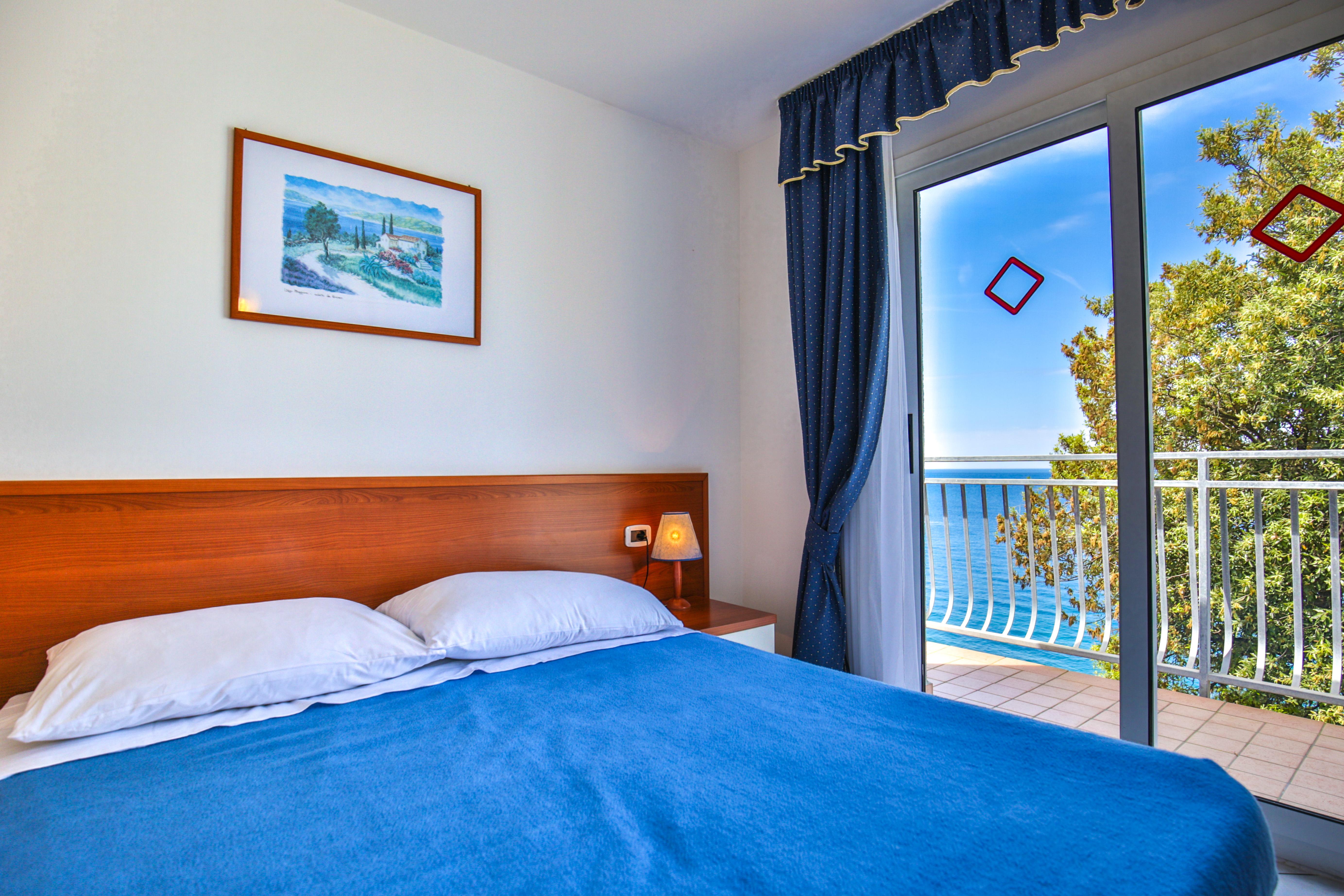 Superior One-Bedroom Apartment with Sea View (4 Adults)