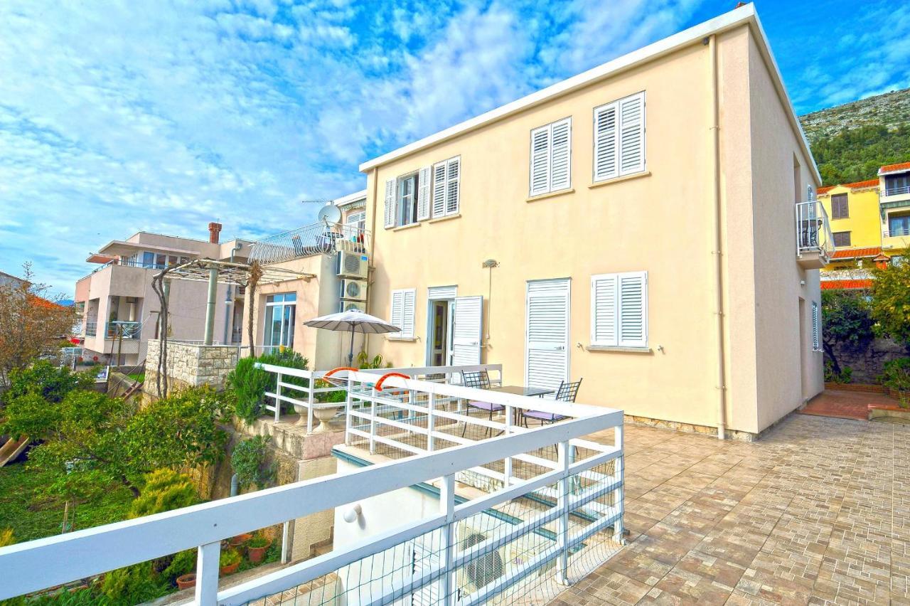 Studio Apartment with Sea View