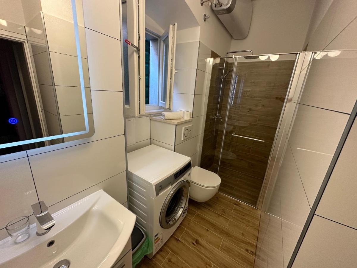 Double Room,1397819372:JPEG
