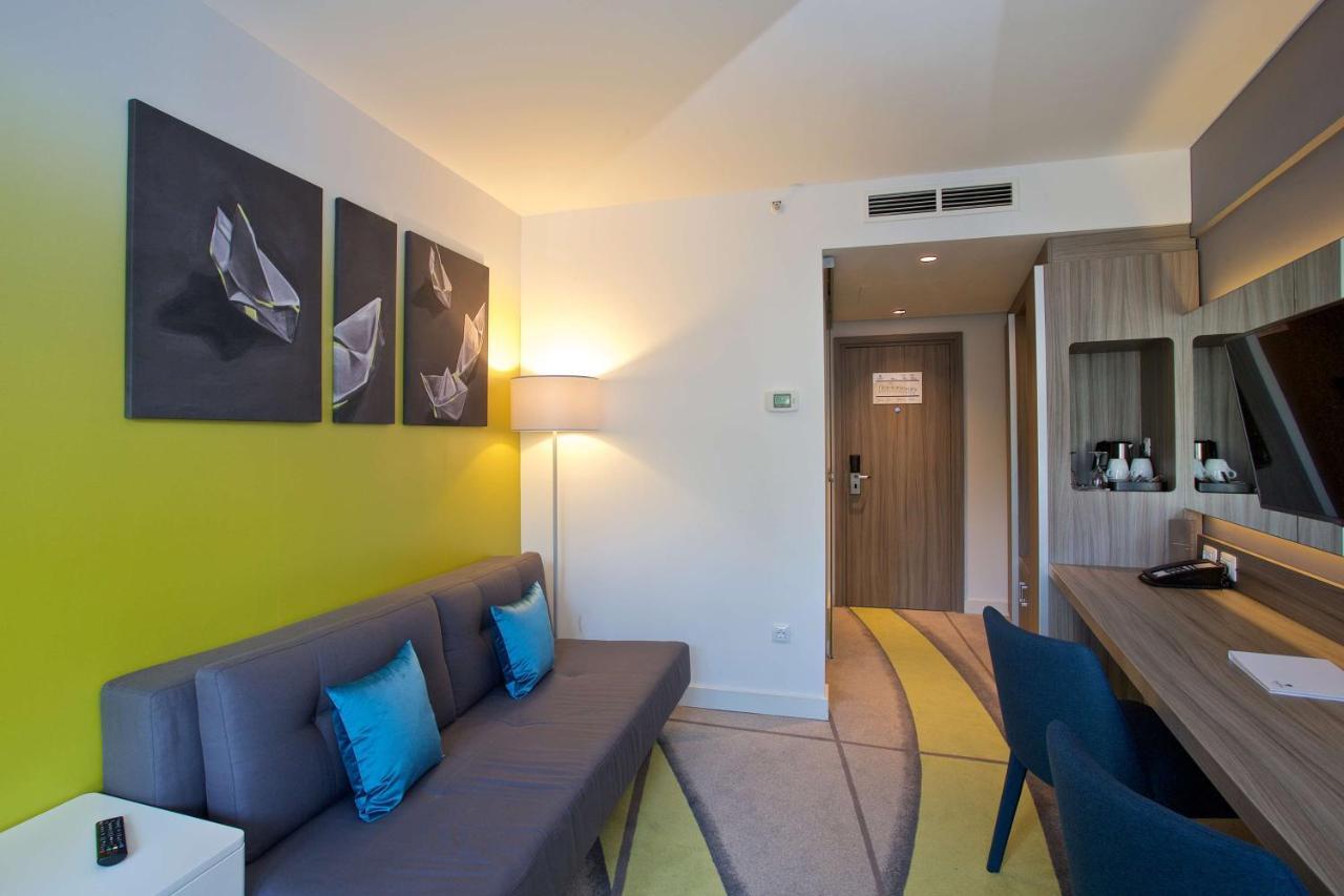 One-Bedroom Suite with Balcony