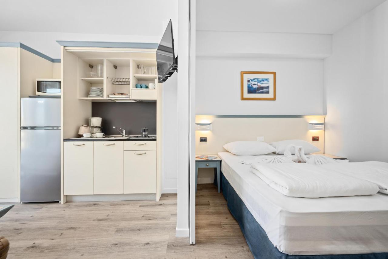 One-Bedroom Apartment with Balcony and Sea View (3 people)