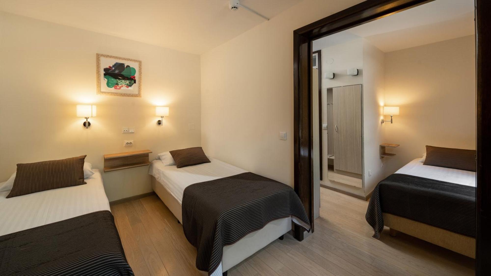 Standard Double Room, Park Side