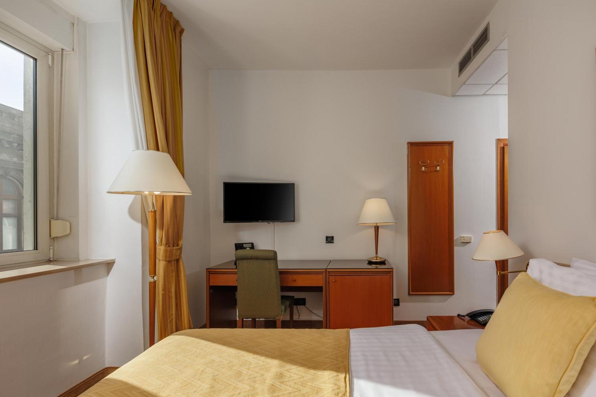Superior Single Room,1709848007:JPEG