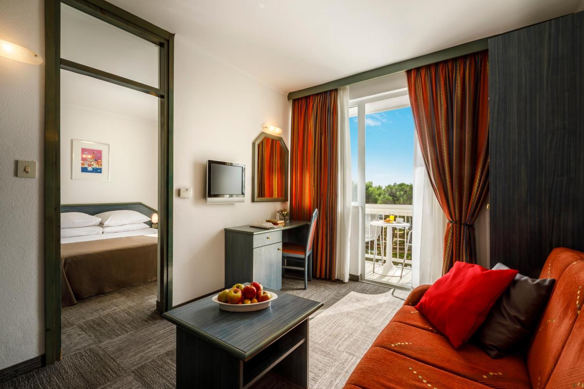 Superior Suite Balcony Seaside,1580458197:JPEG