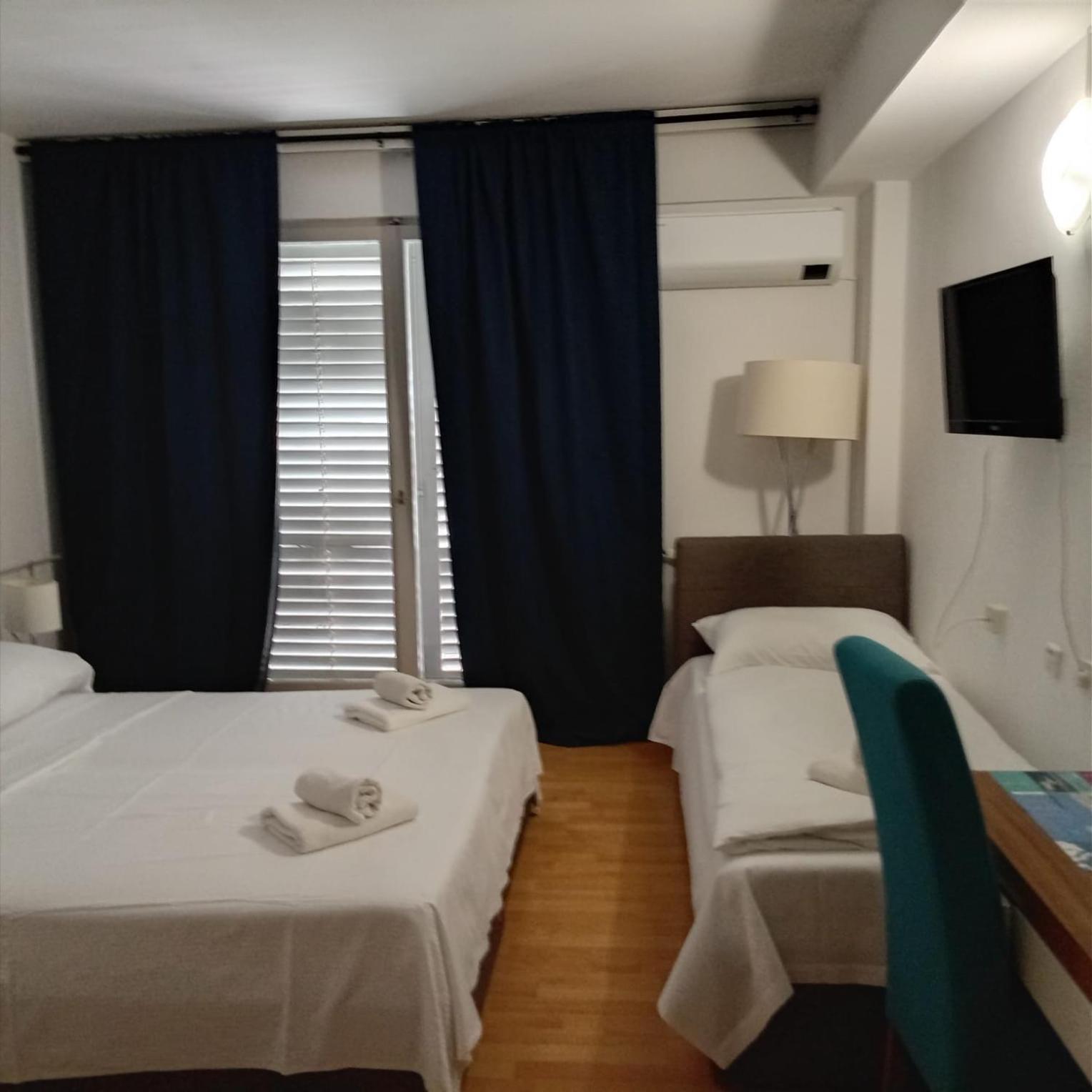 Standard Triple Room with Sea View