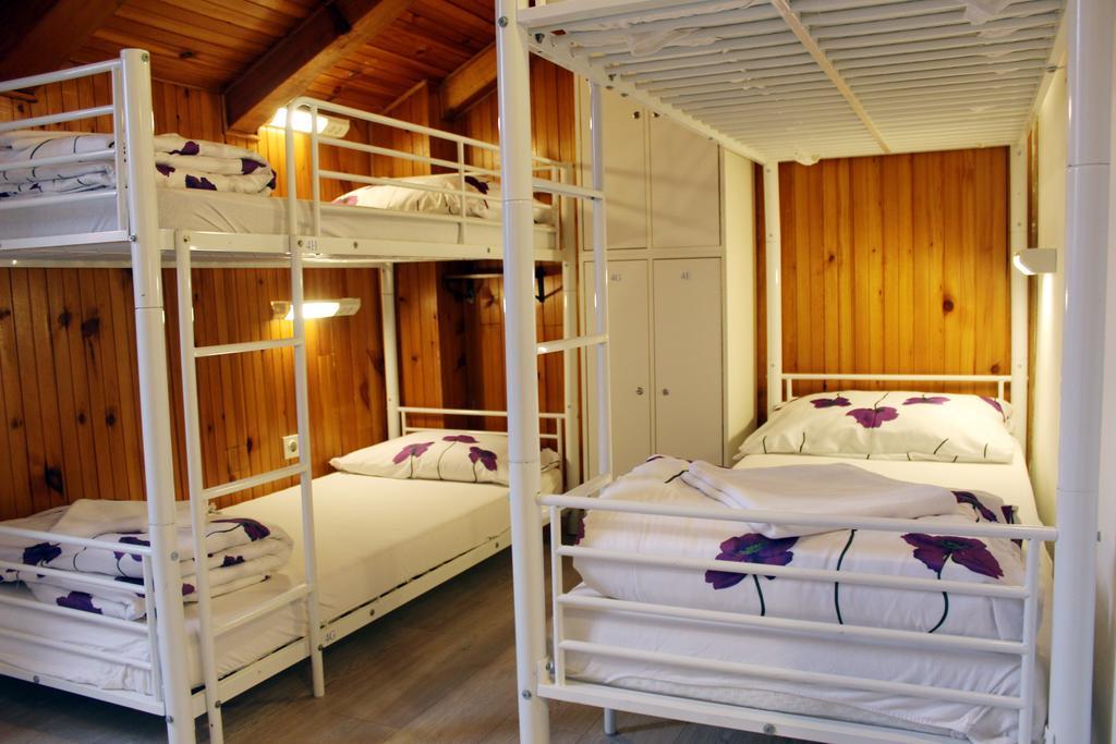 Bunk Bed in 12-Bed Mixed Dormitory Room