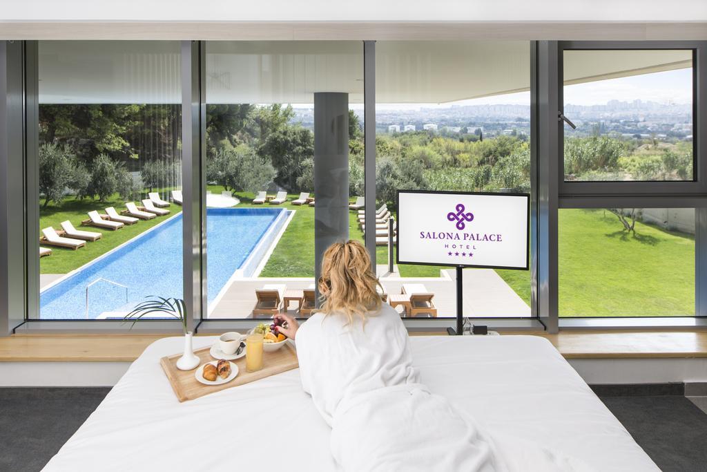 Luxury Caesar Suite