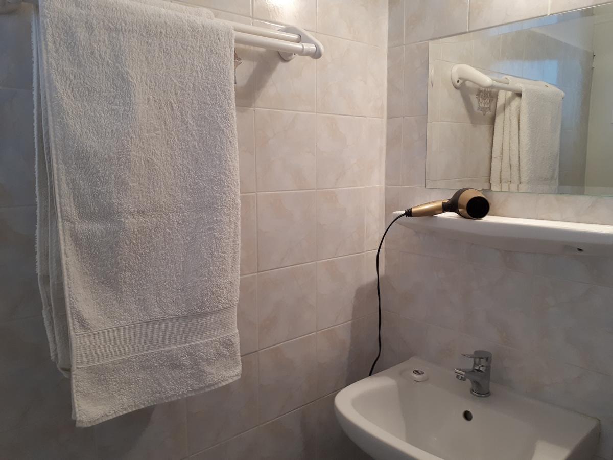 Double or Twin Room Extra Bed,630442317:JPEG