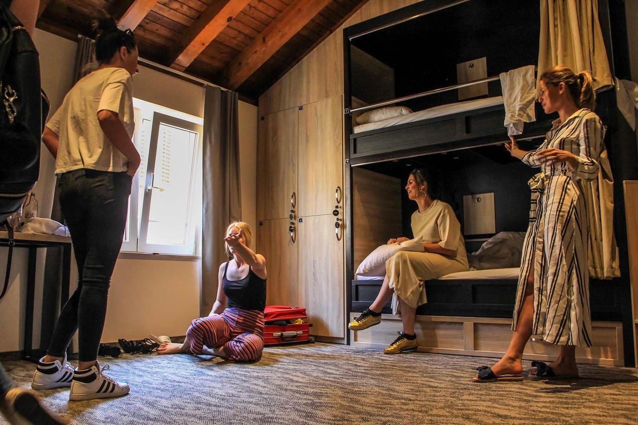 Bed in 6-Bed Mixed Dormitory Room
