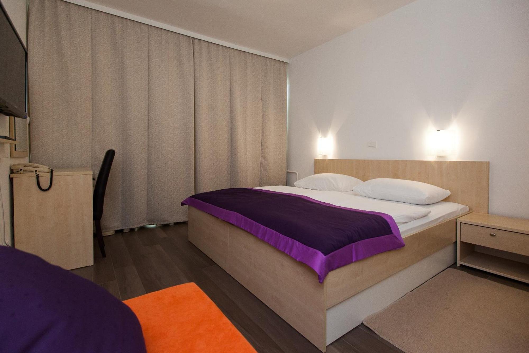 Standard Twin Room Extra Bed,1439918179:JPEG