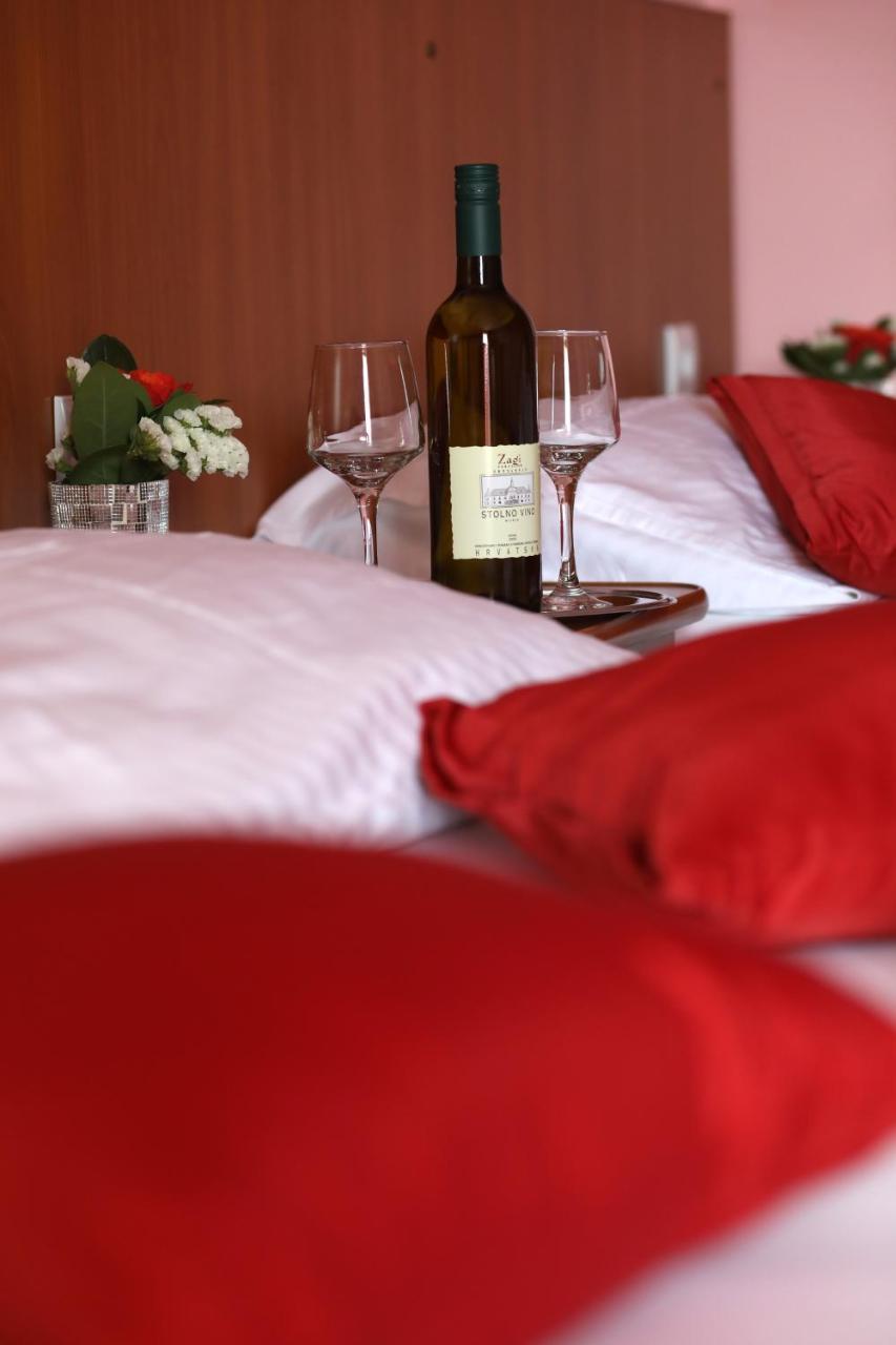 Triple Room (3 Adults)