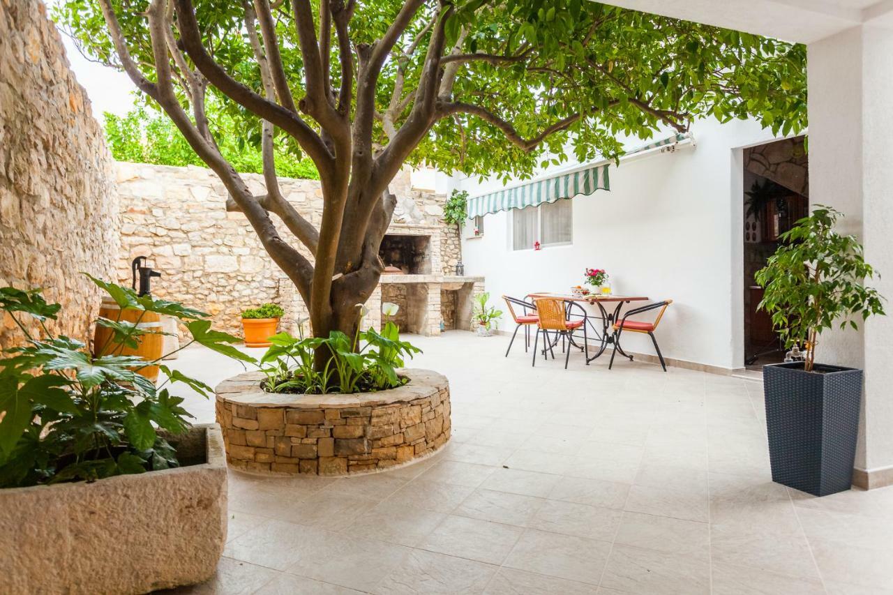 One-Bedroom Apartment with Garden View