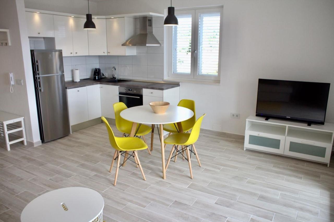 One-Bedroom Apartment with Terrace