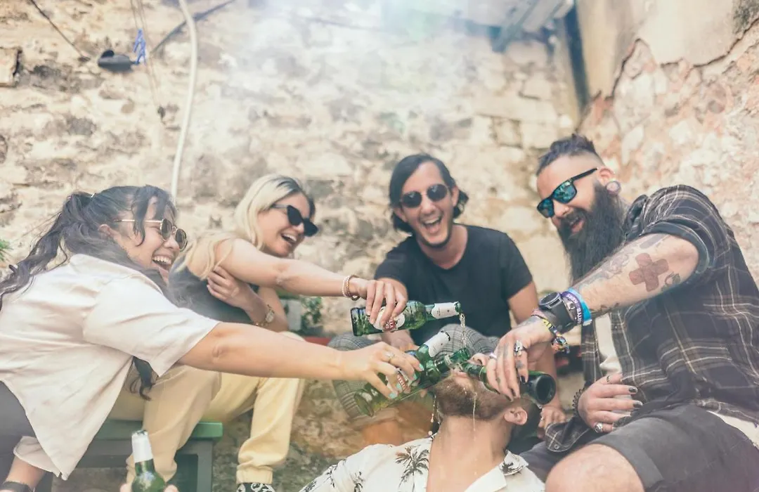 Booze & Snooze Social Hostel-1