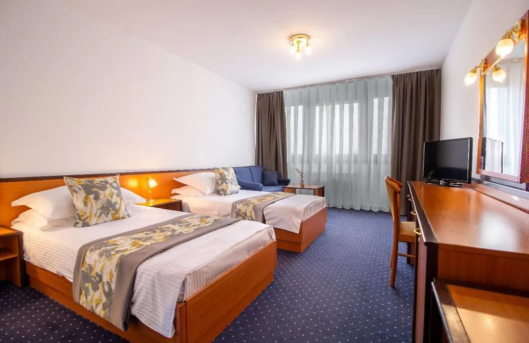 Hotel Novi Zagreb-1