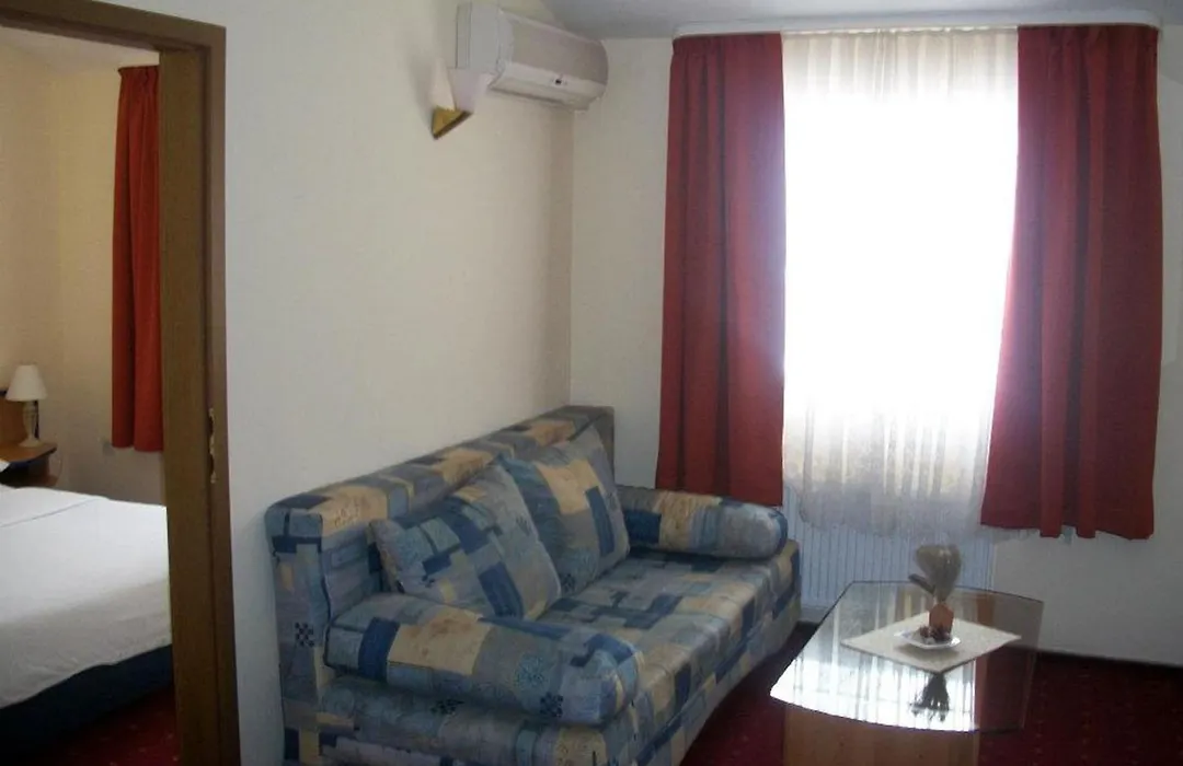 Hotel Galerija-1