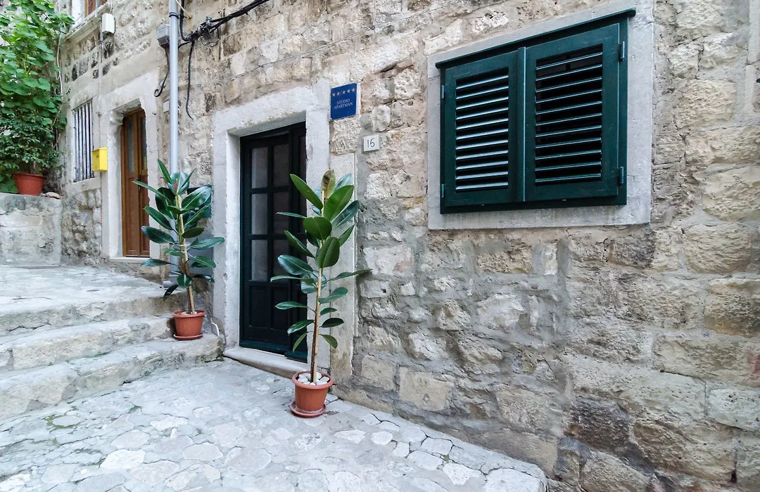 Apartments Raic-1