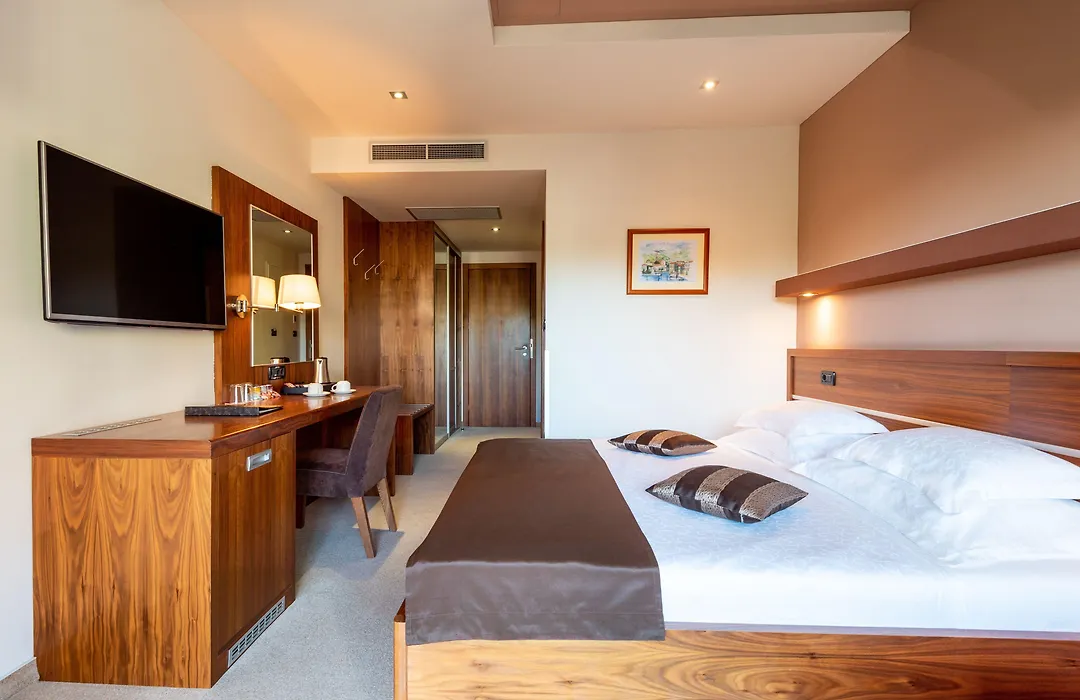 Hotel Plaza-1