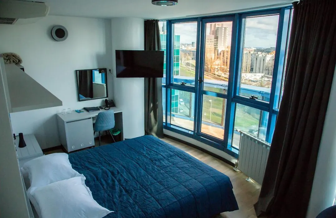 Hotel Blue-1