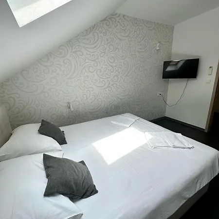 Kaptol Rooms-2