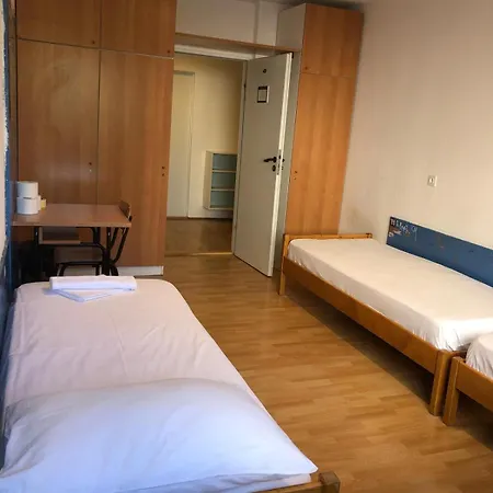 Split Summer Budget Rooms-3