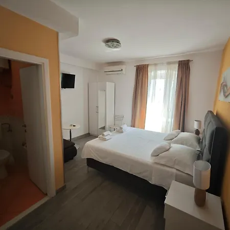 Nirvana Rooms & Apartments-3