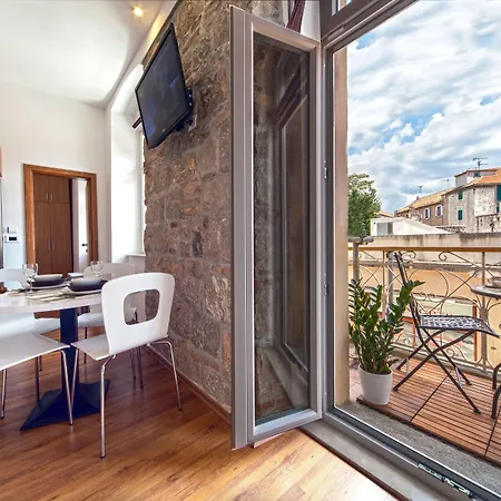 Marmontova Luxury Rooms-2