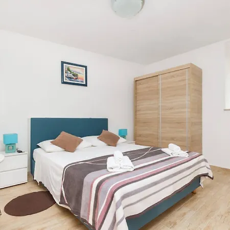 Peruzovic Rooms 1-2