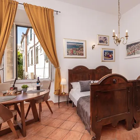 Amoret Apartments-2