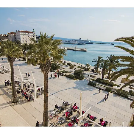 Riva Royal View Luxury Apartments-3