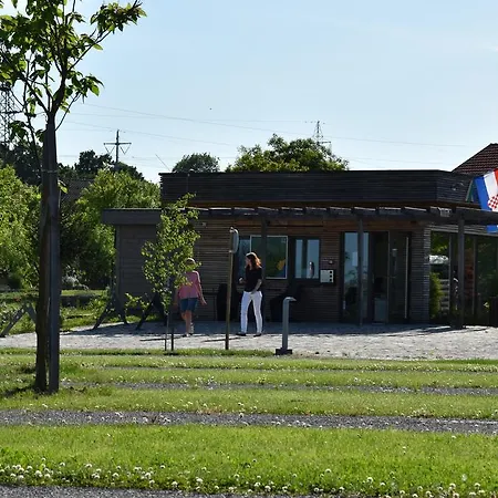 Zagreb Camp Bungalows-2