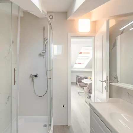 Capital Apartments And Rooms-3