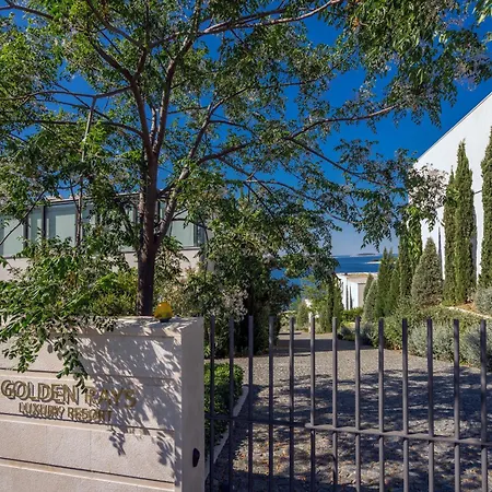 Golden Rays Luxury Villas & Apartments-3