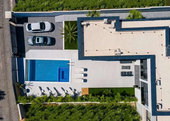 Villa Miaa Newly Built Modern Villa In Medulin For 9 People With Heated Swimming Pool & Jacuzzi
