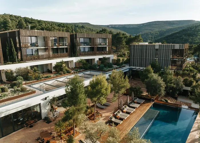 Maslina Resort