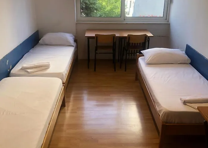 Split Summer Budget Rooms