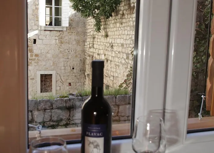 s Dora -Free Parking
