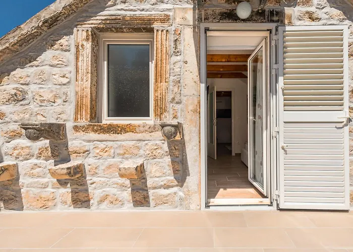 Apartments Villa Tudor