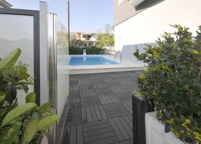 Apartments & Rooms Villa Maslina