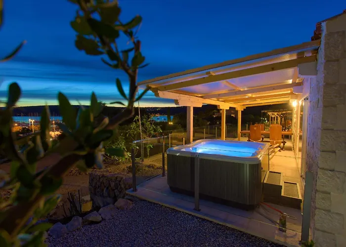Holiday Homes Kanajt Punat