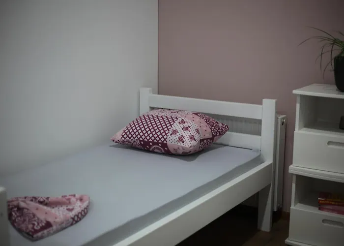 Rooms & Glamping Lana Haus