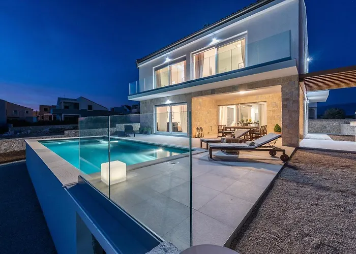 Villa Olea, Luxury Retreat With Nature Blend