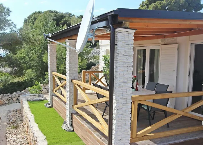 Camp Lostura Slanica Murter